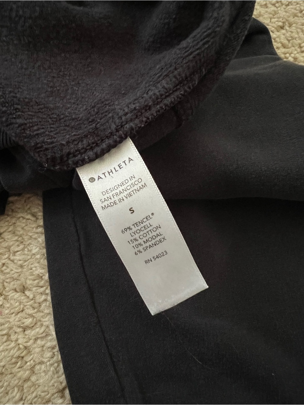 Athleta Balance Jogger Black Athleisure Sweat Pants Soft Knit Size Small Comfort - Picture 6 of 7